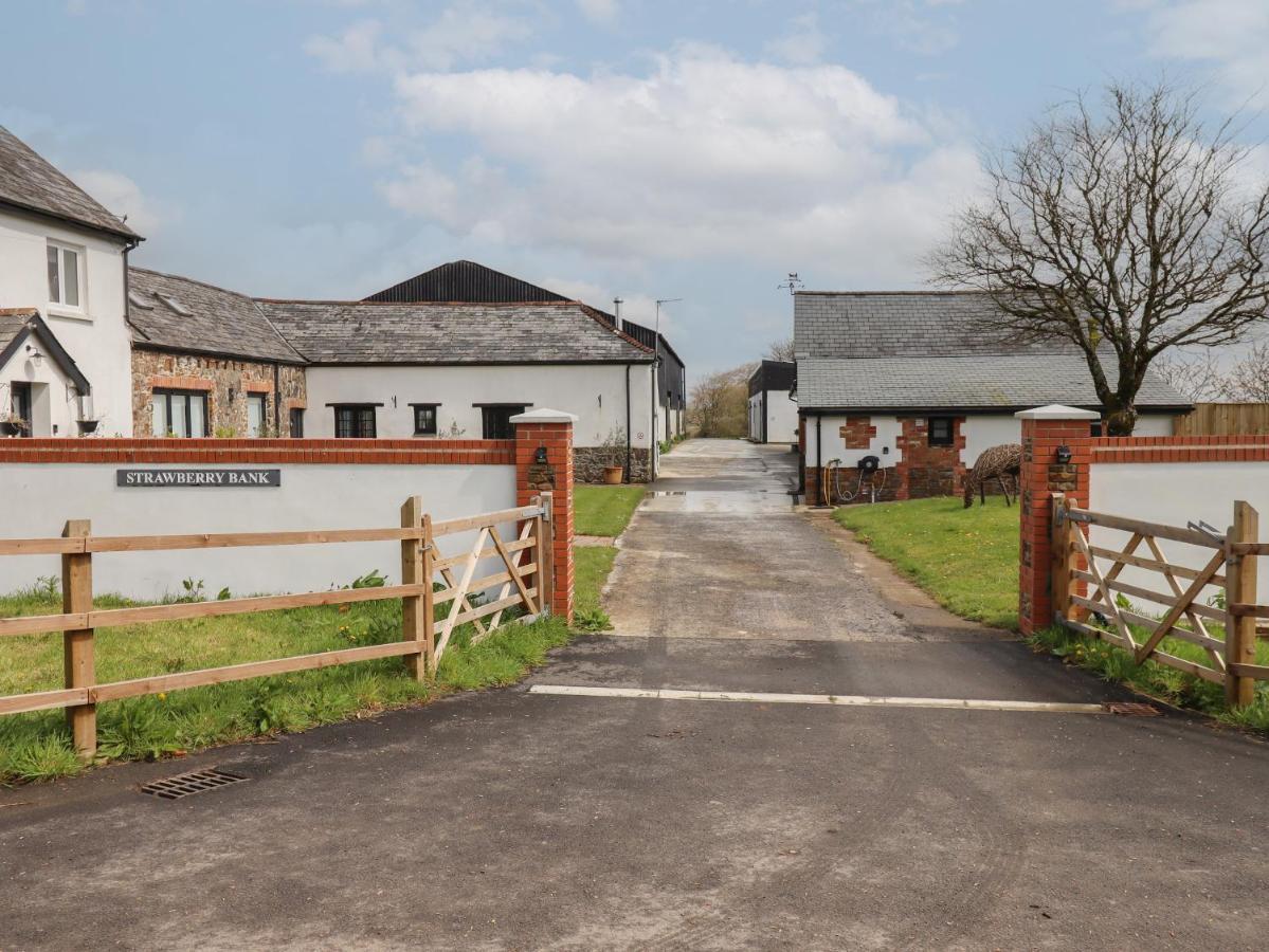 Strawberry Bank - Nuthatch Villa Holsworthy Exterior photo